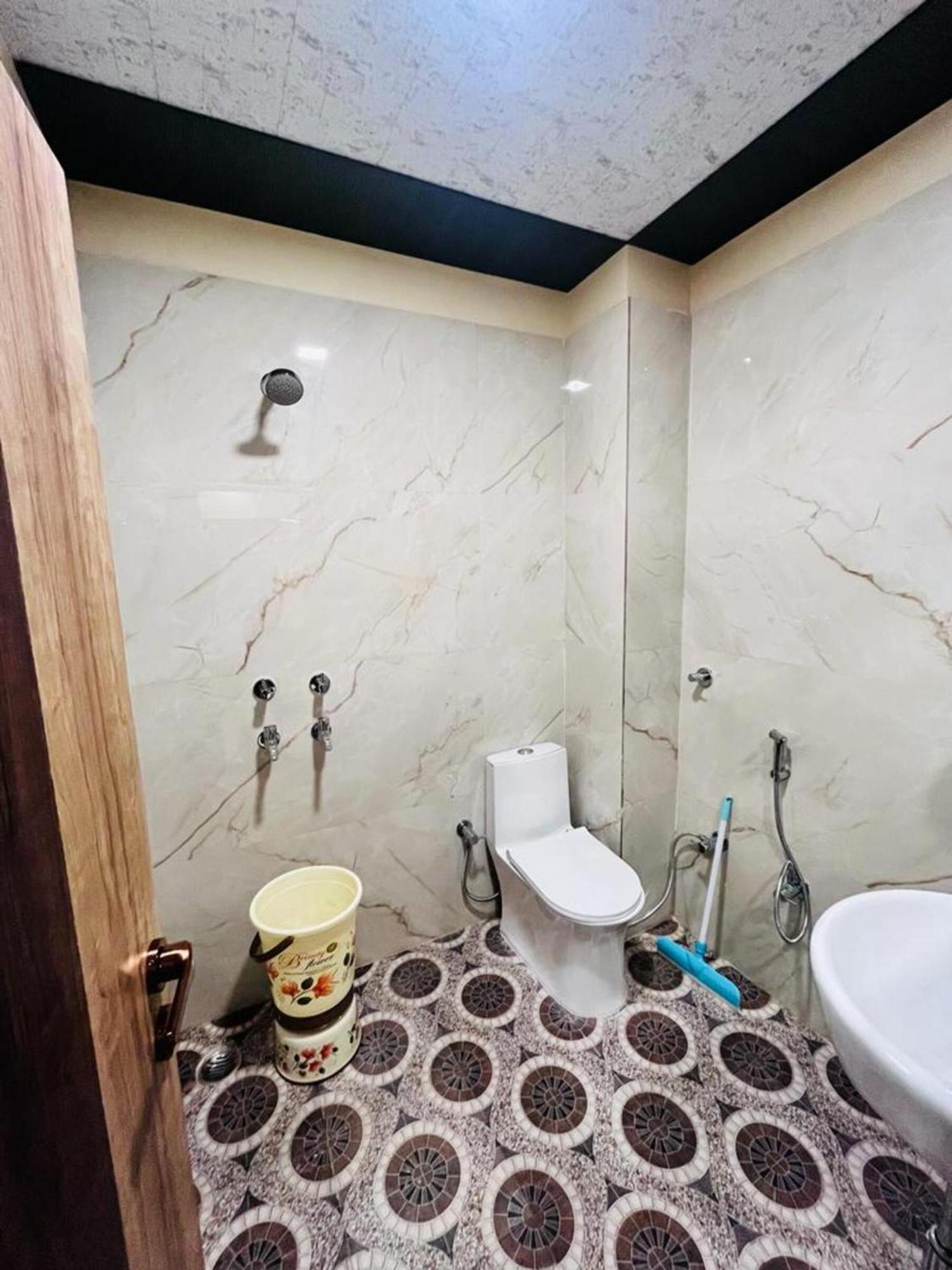 Ks Paying Guest House Varanasi Ngoại thất bức ảnh
