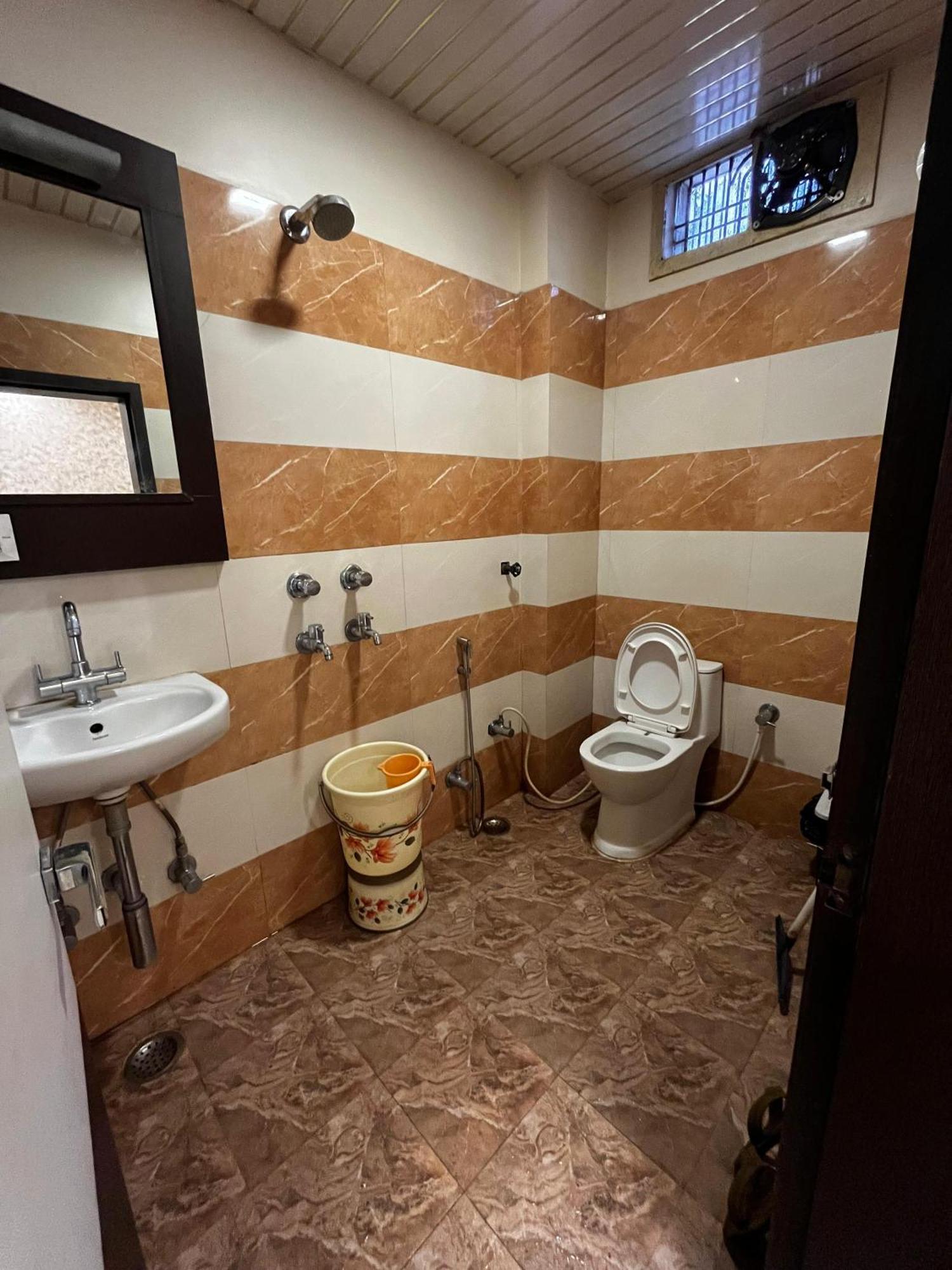 Ks Paying Guest House Varanasi Ngoại thất bức ảnh