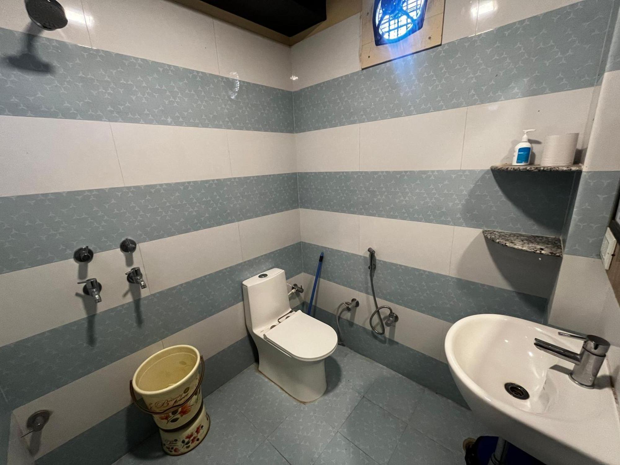 Ks Paying Guest House Varanasi Ngoại thất bức ảnh