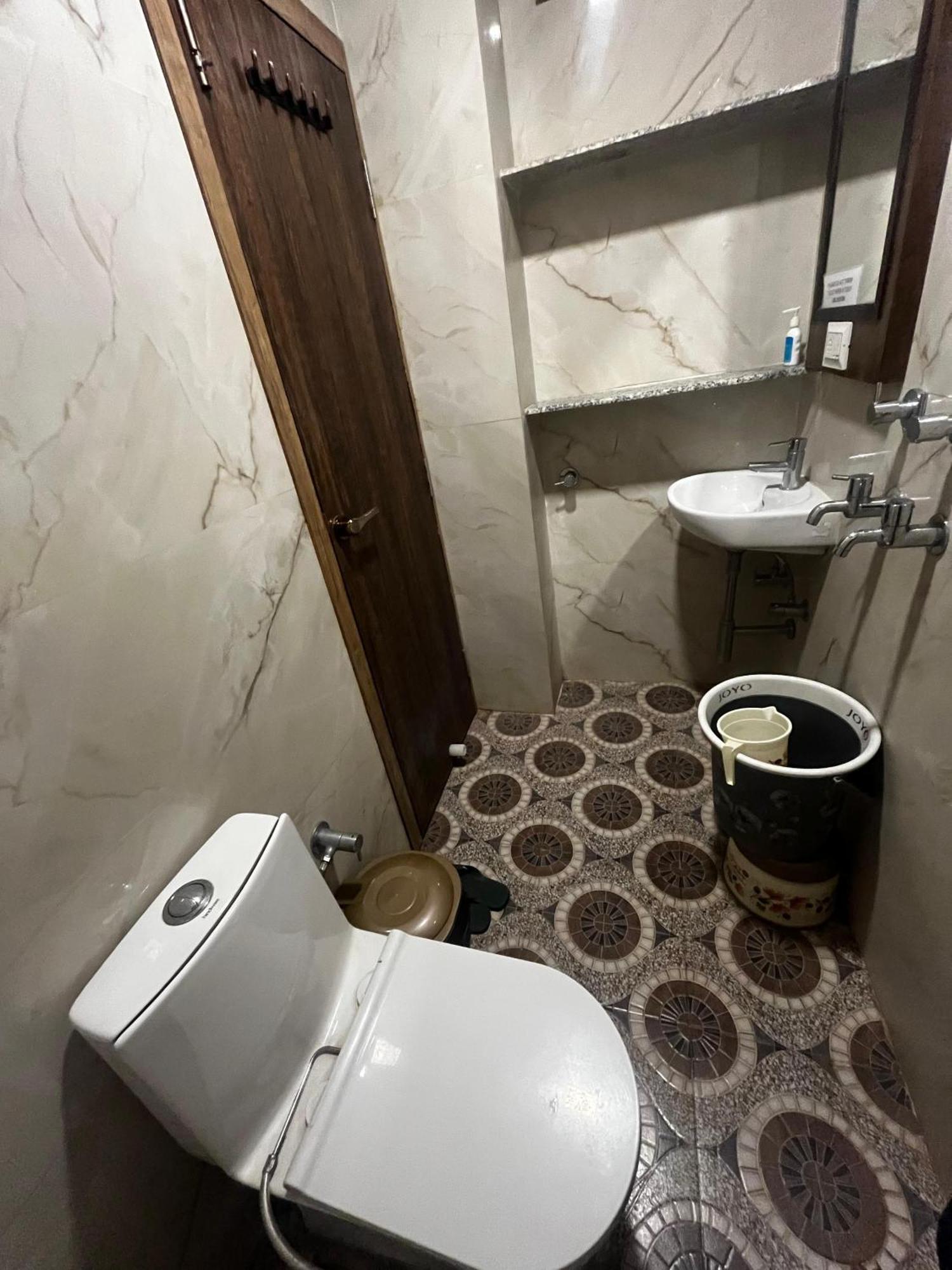 Ks Paying Guest House Varanasi Ngoại thất bức ảnh
