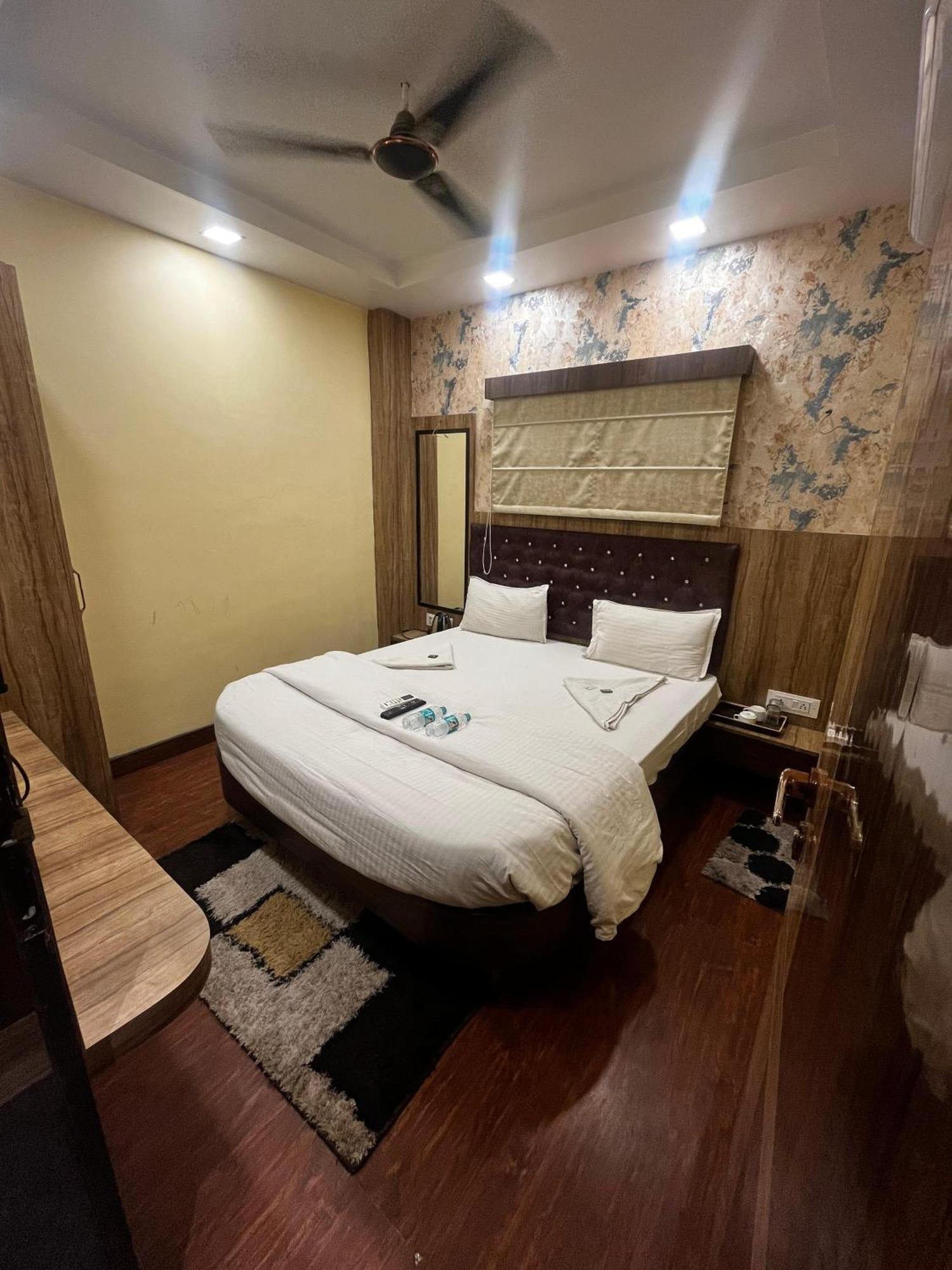 Ks Paying Guest House Varanasi Ngoại thất bức ảnh