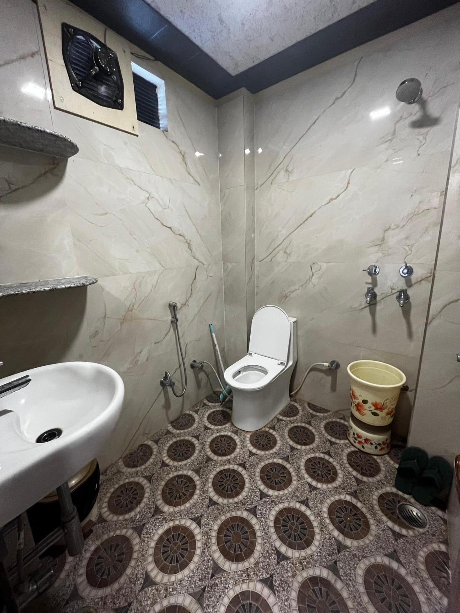 Ks Paying Guest House Varanasi Ngoại thất bức ảnh